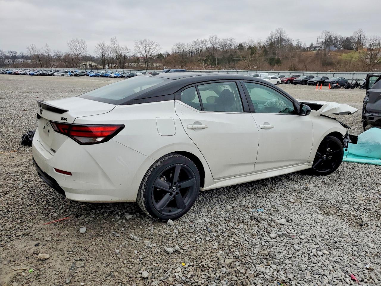 2023 NISSAN SENTRA SR photo 3