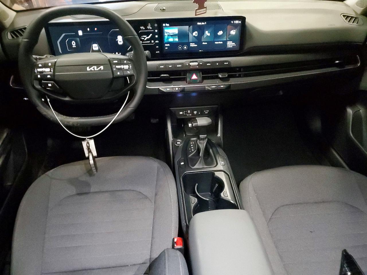 2025 KIA K4 EX photo 22