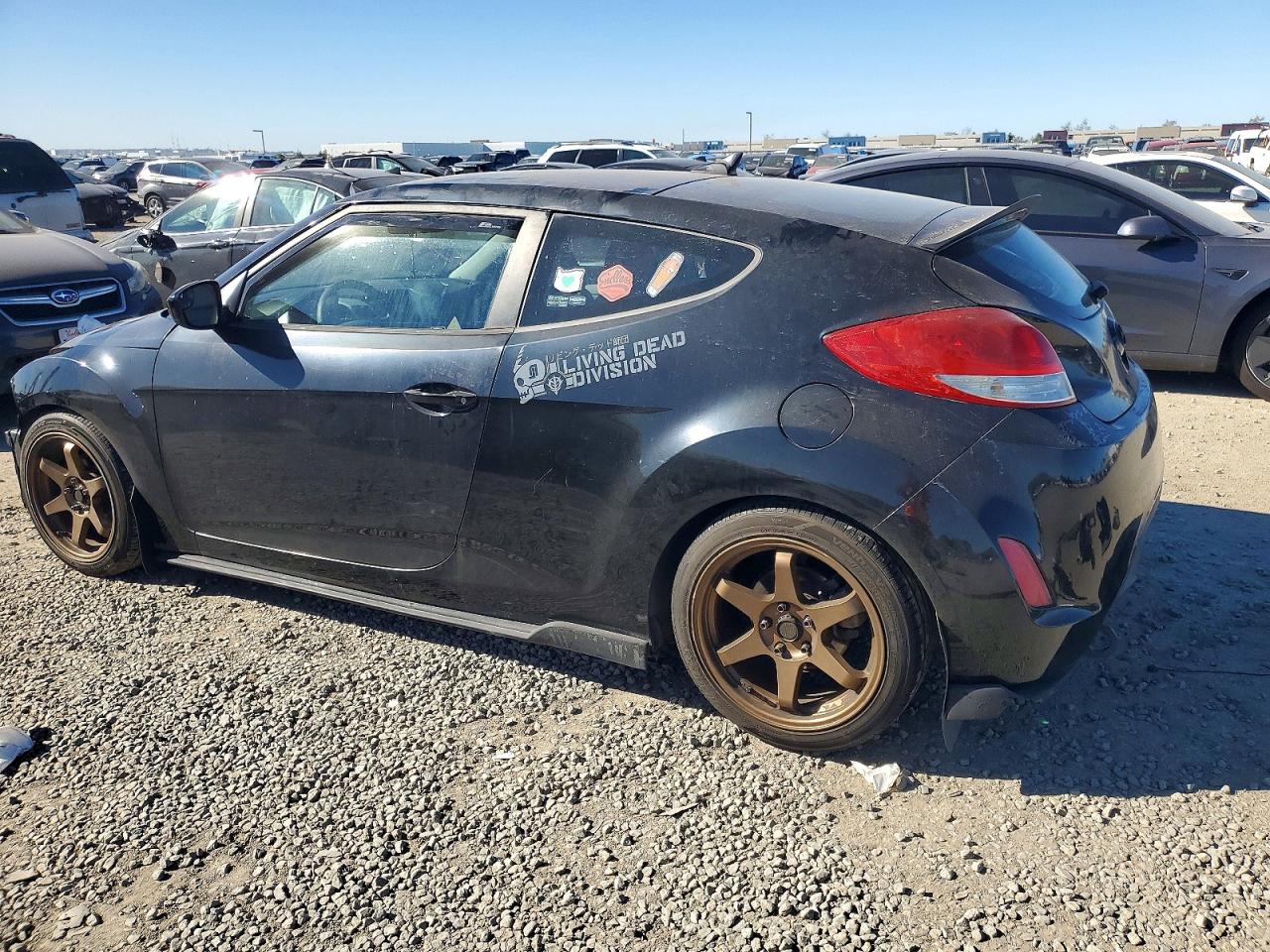 2015 HYUNDAI VELOSTER photo 2