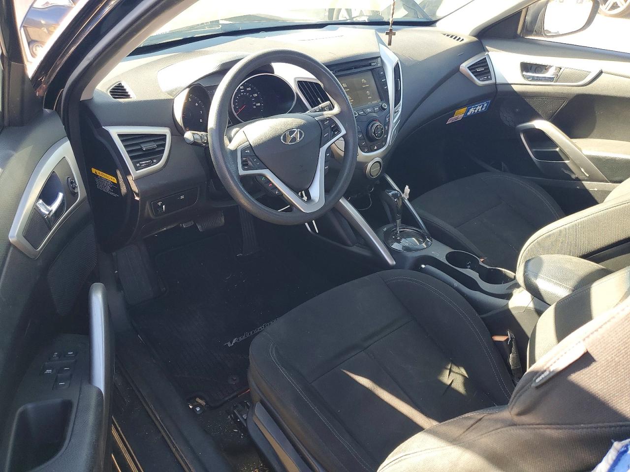 2015 HYUNDAI VELOSTER photo 8