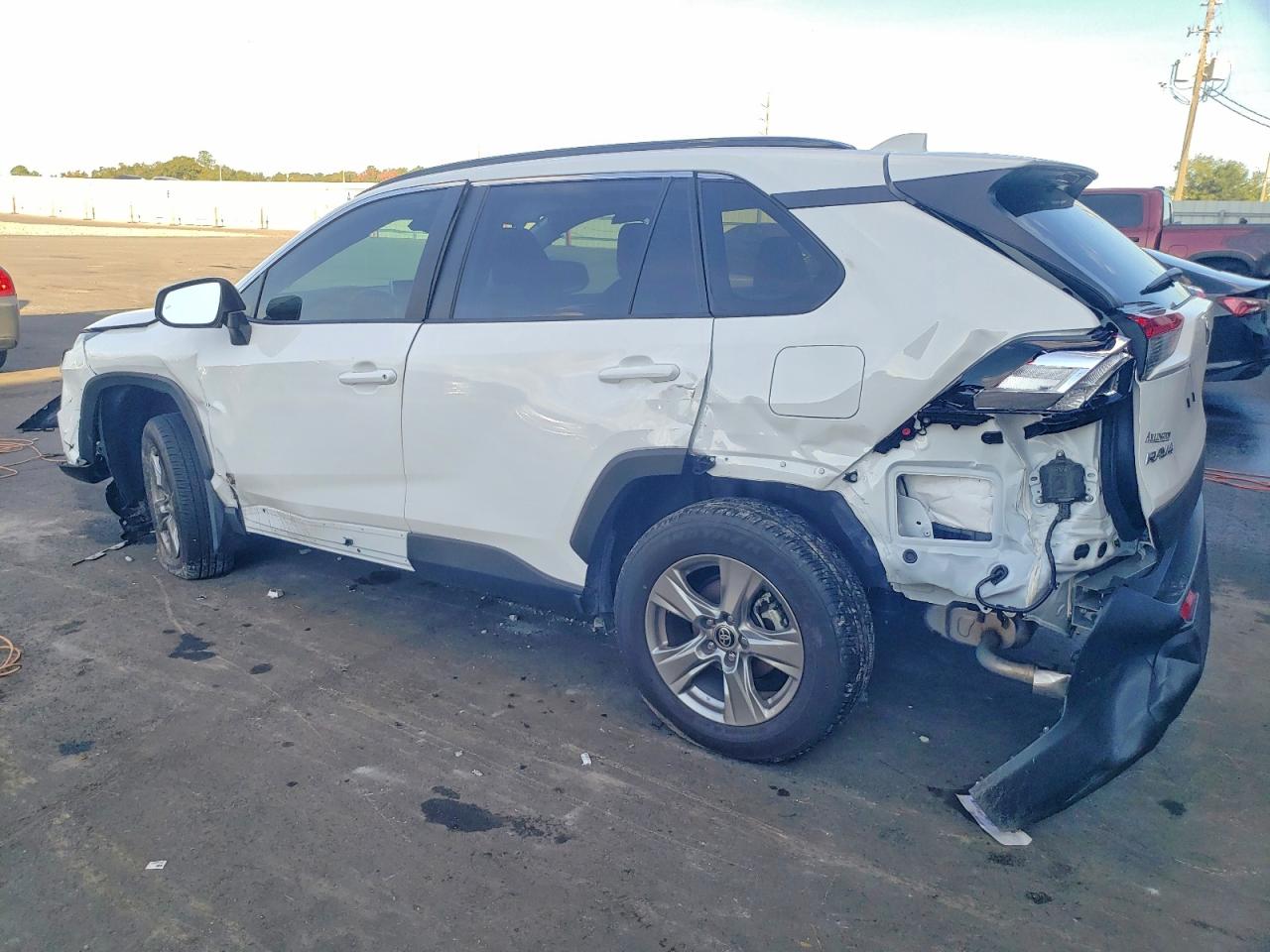 2025 TOYOTA RAV4 XLE photo 2