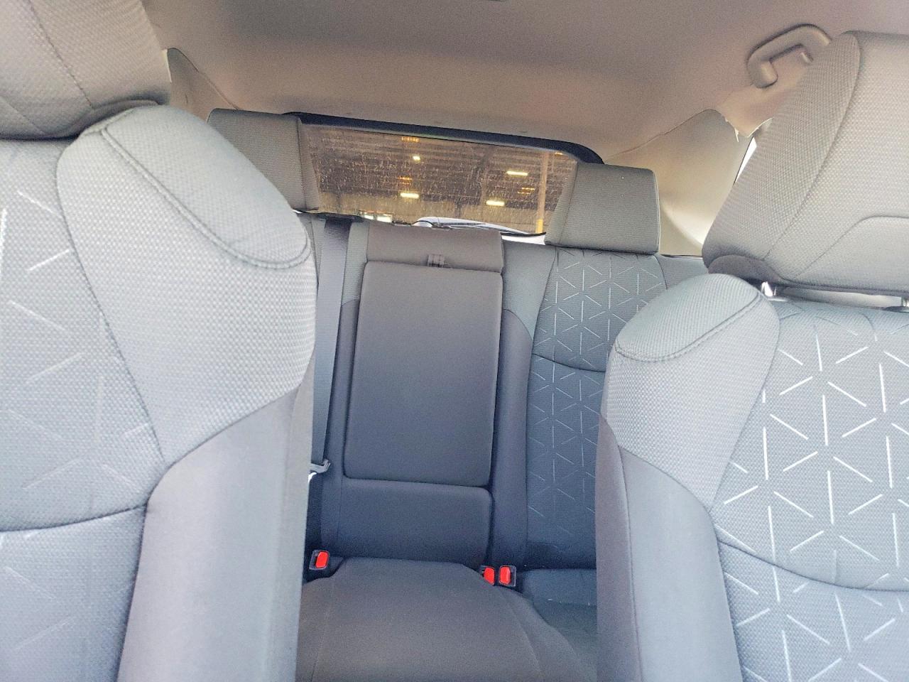 2025 TOYOTA RAV4 XLE photo 10