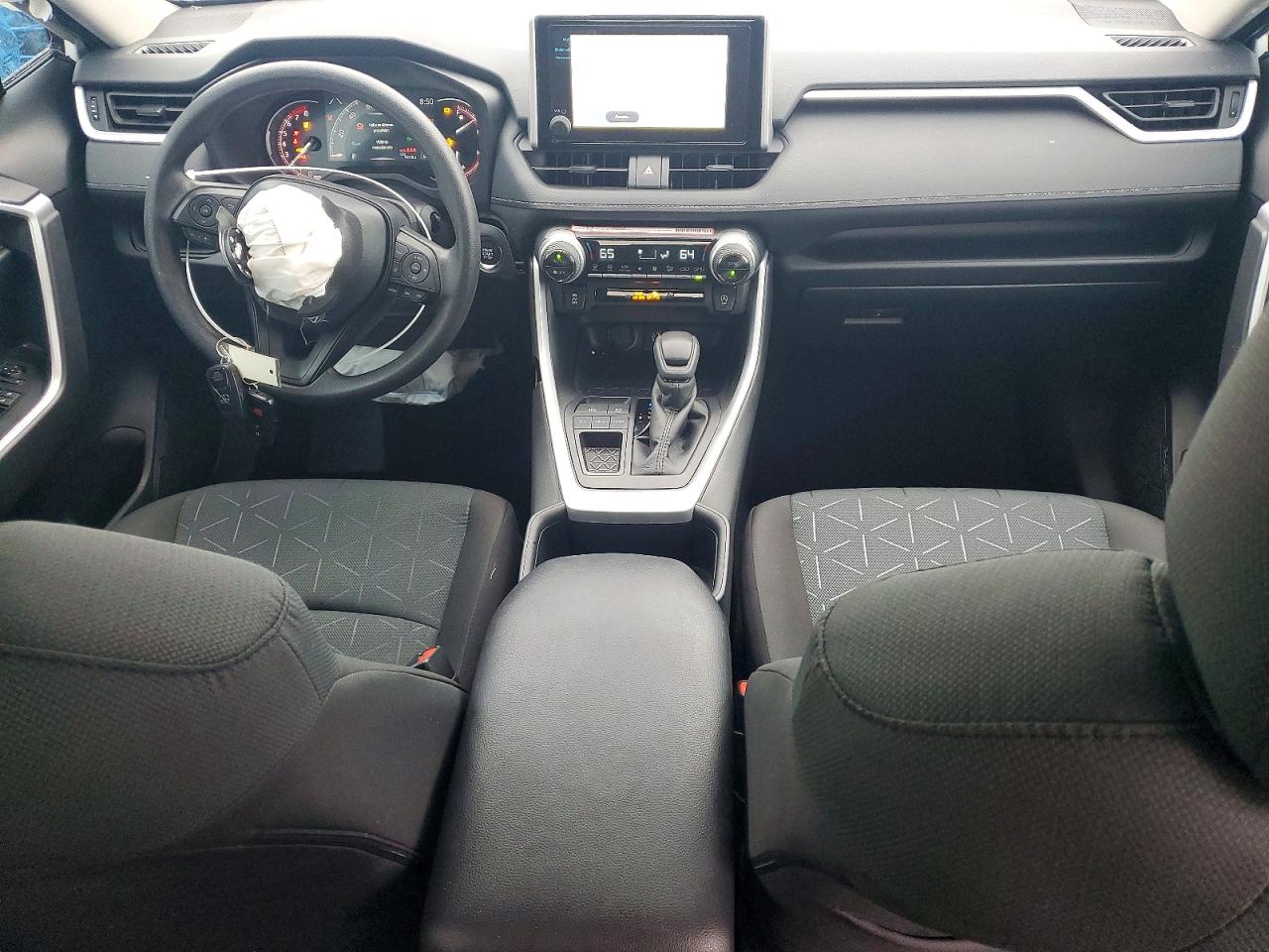2025 TOYOTA RAV4 XLE photo 8