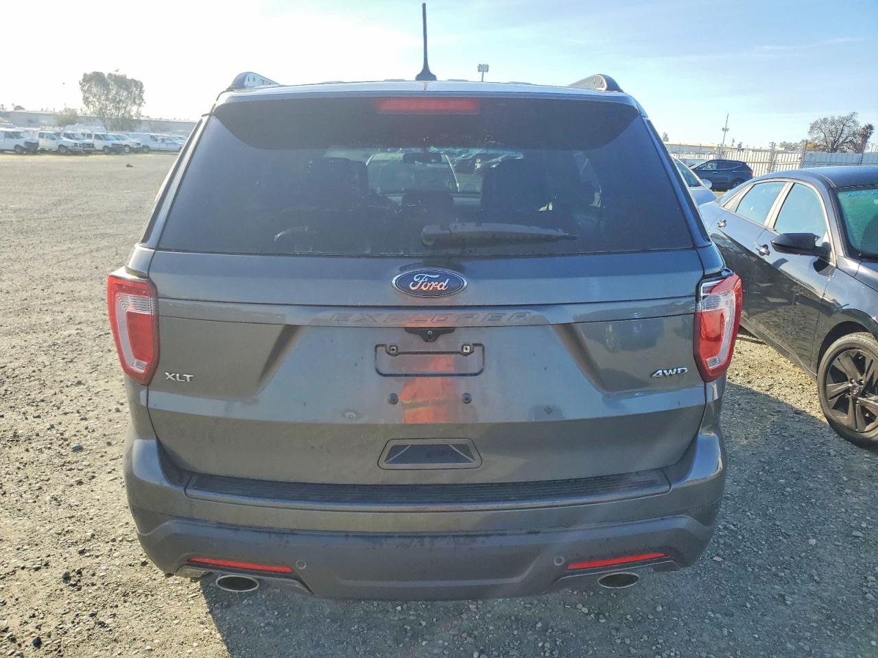 2018 FORD EXPLORER XLT photo 6