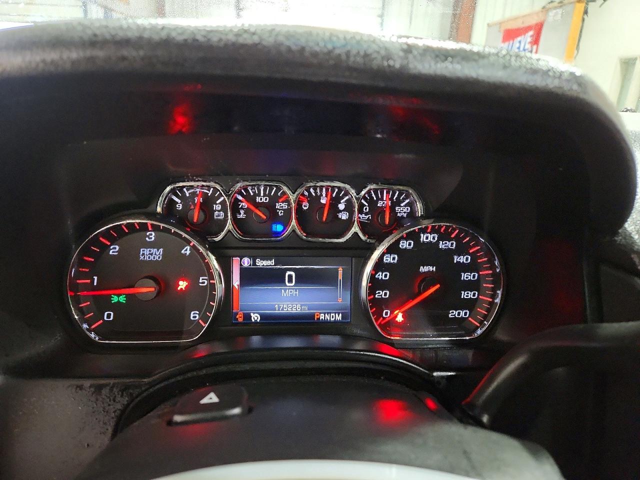 2015 GMC YUKON XL K1500 SLE photo 9