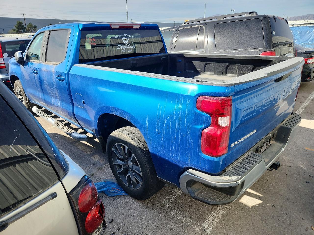 2023 CHEVROLET SILVERADO C1500 LT photo 2