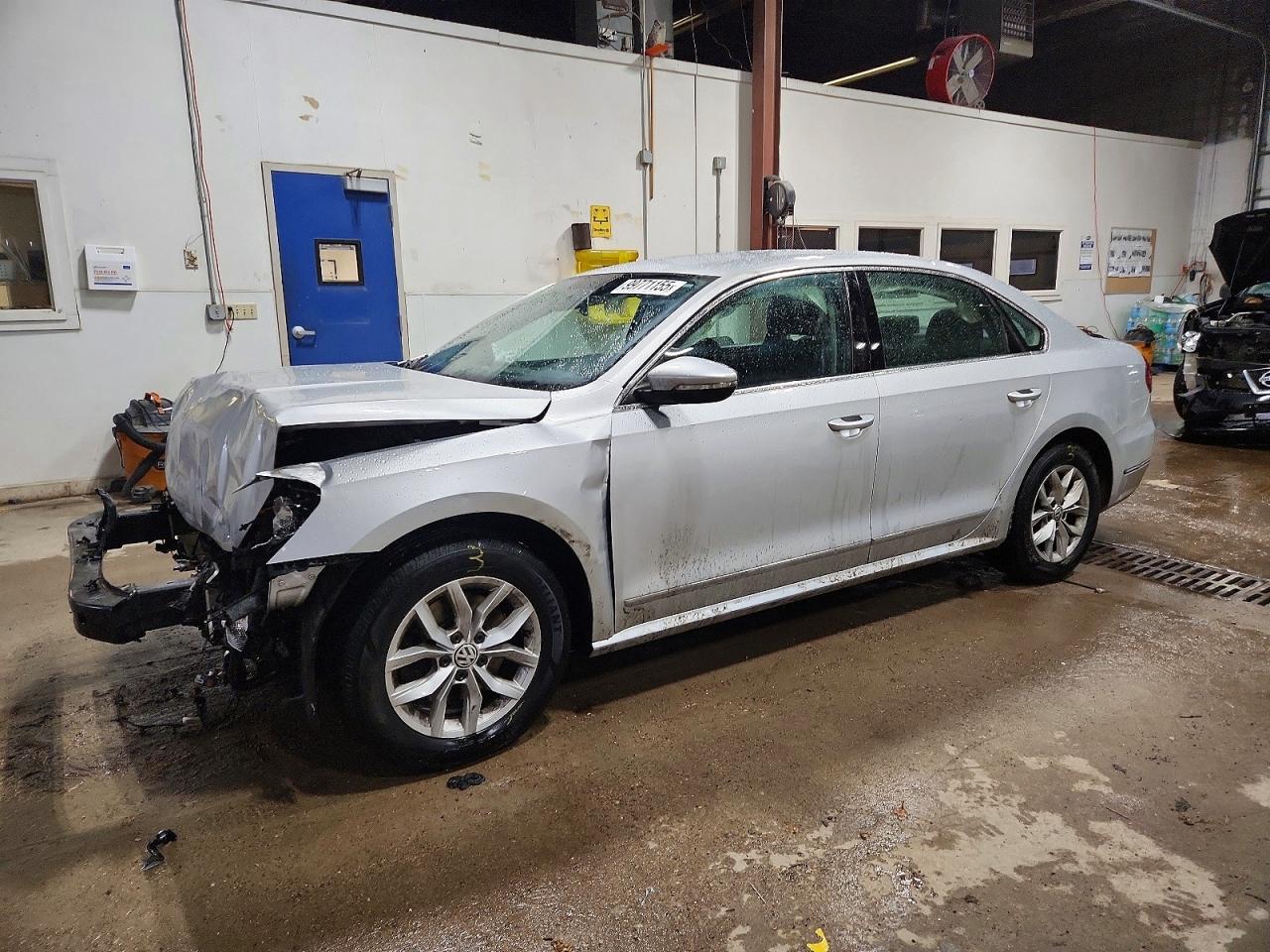 2017 VOLKSWAGEN PASSAT