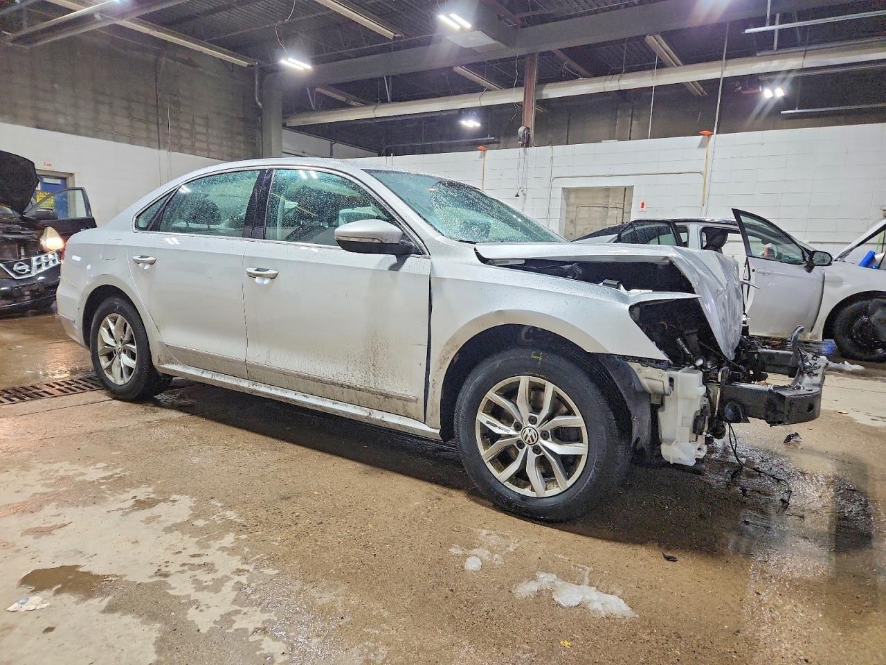 2017 VOLKSWAGEN PASSAT S photo 4