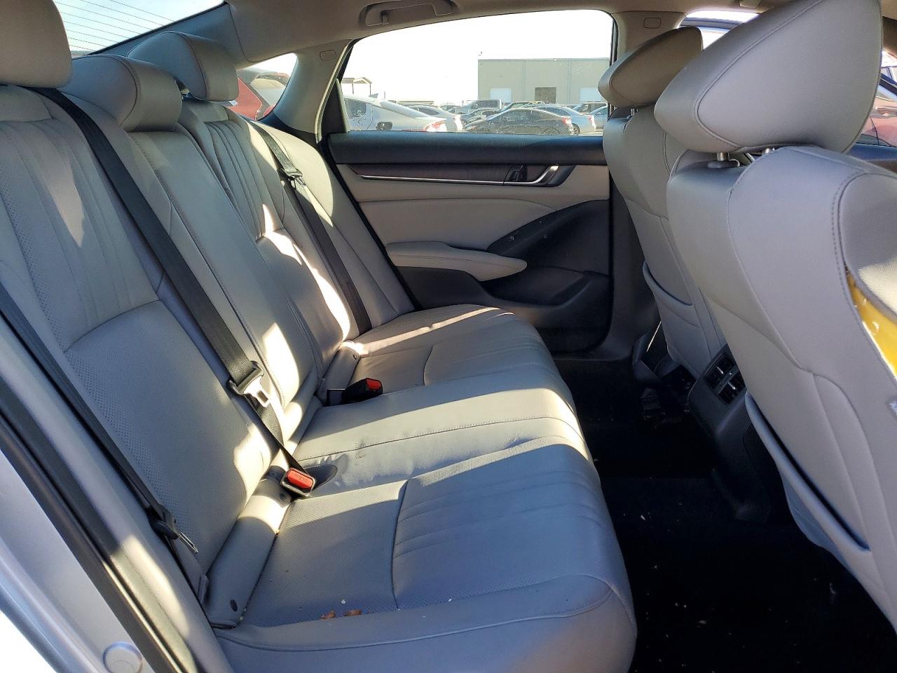 2018 HONDA ACCORD TOURING photo 10