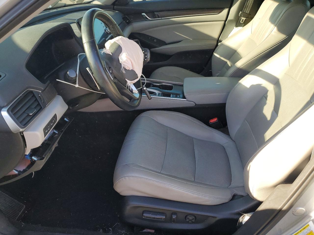 2018 HONDA ACCORD TOURING photo 7
