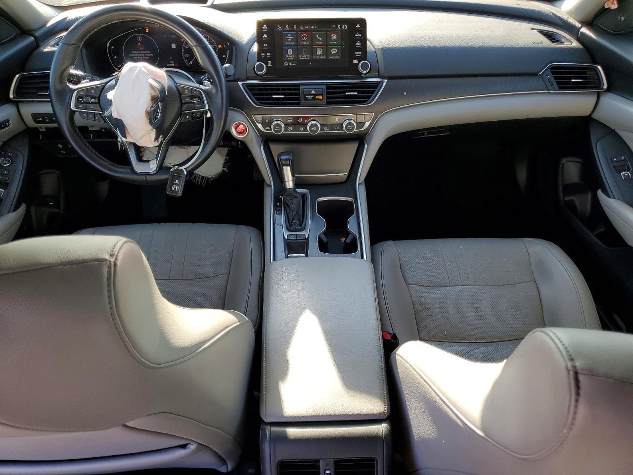 2018 HONDA ACCORD TOURING photo 8