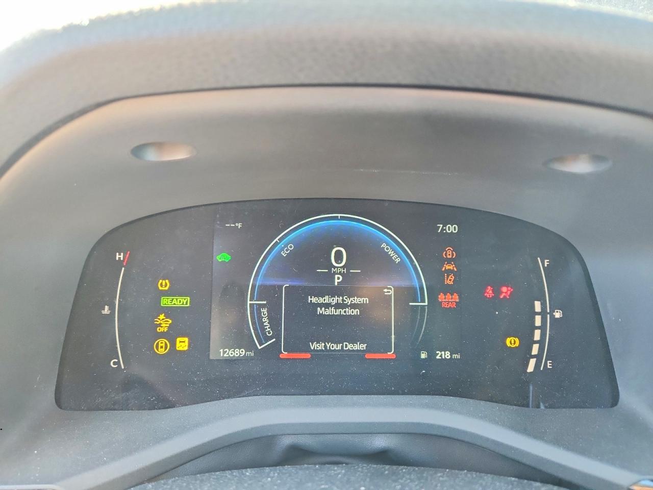 2025 TOYOTA CAMRY LE photo 9