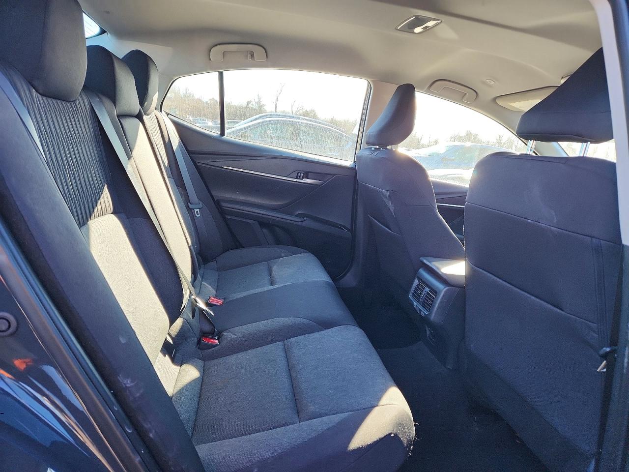 2025 TOYOTA CAMRY LE photo 10