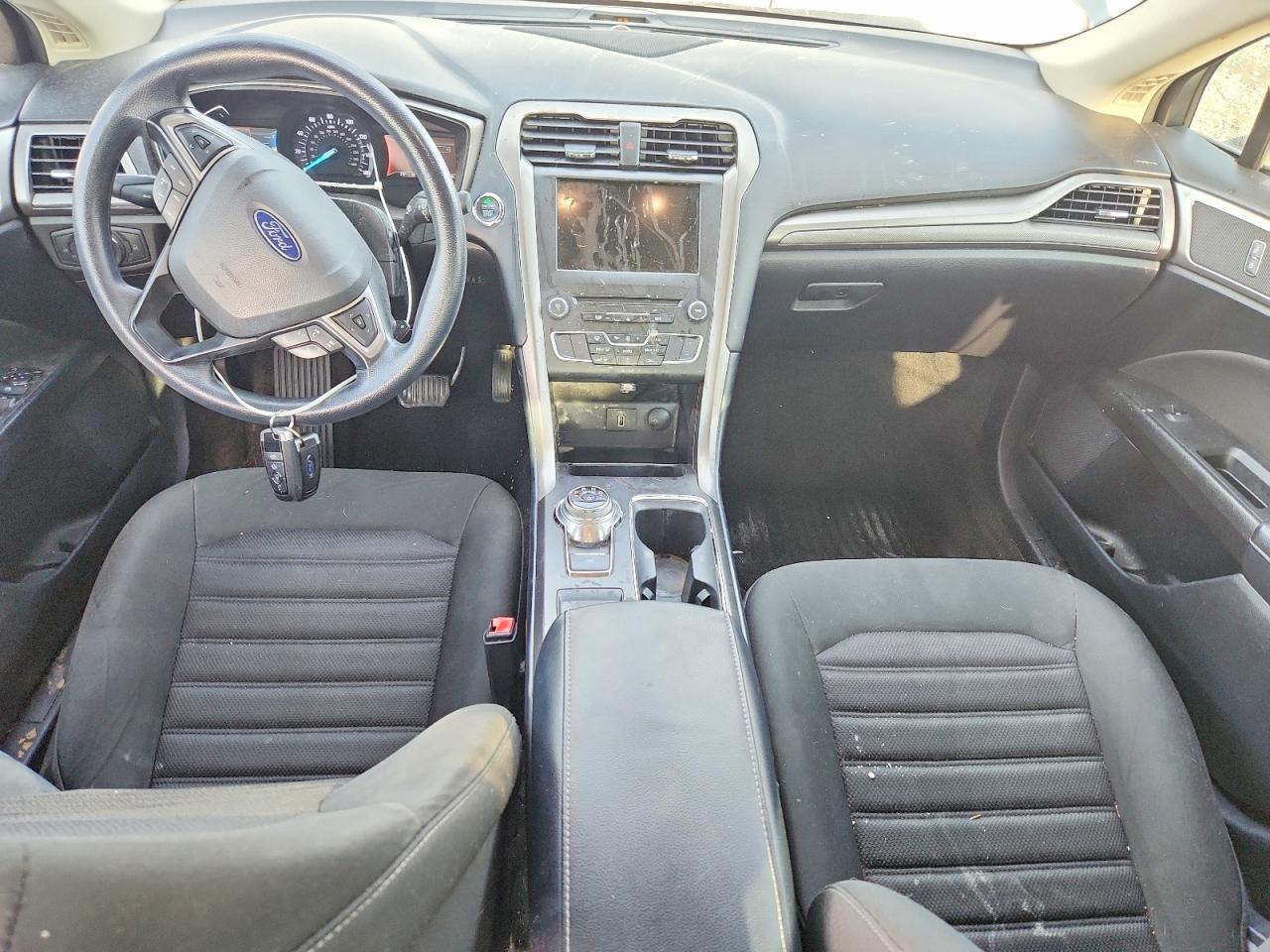 2018 FORD FUSION SE photo 8