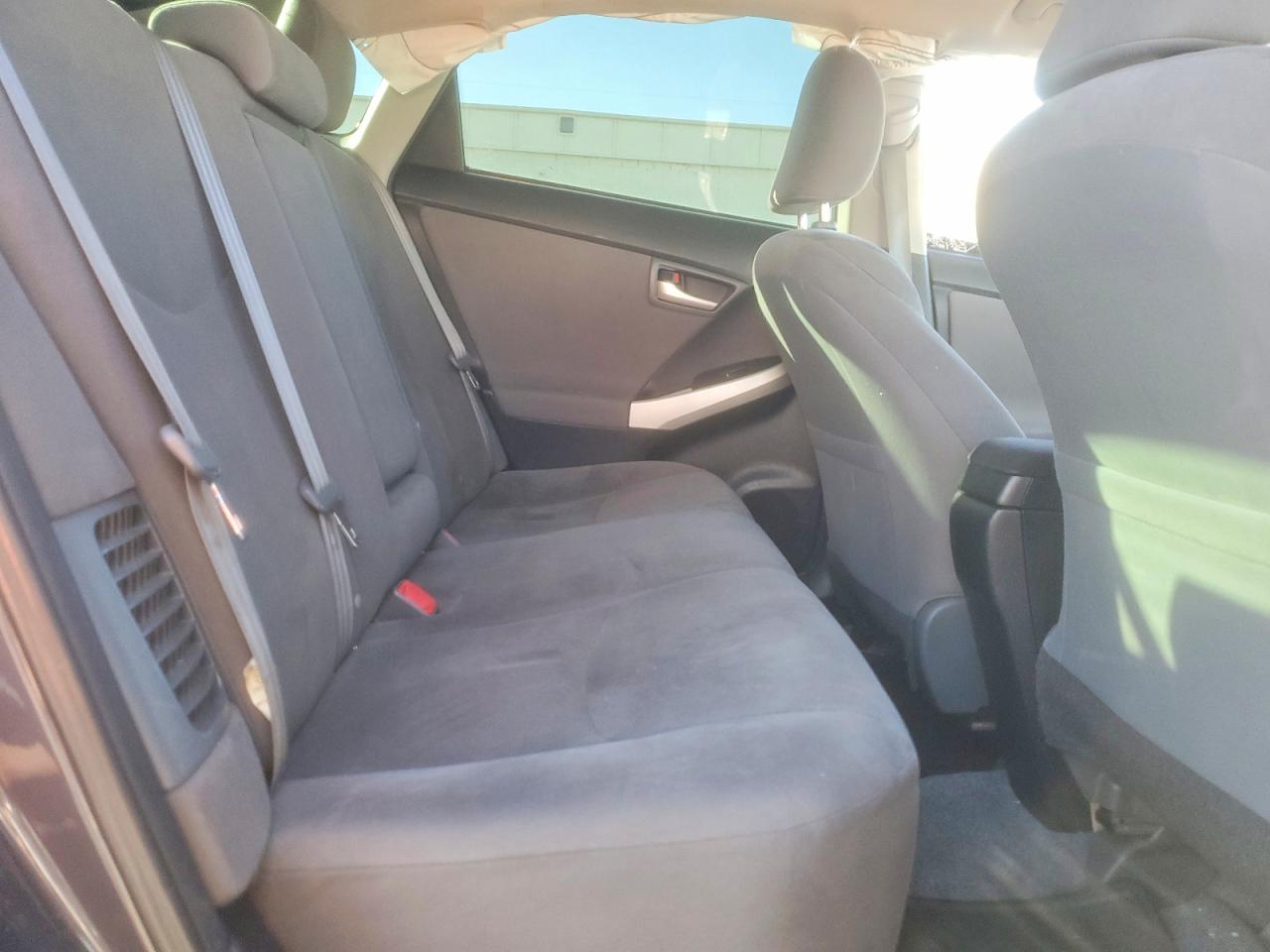 2014 TOYOTA PRIUS photo 10