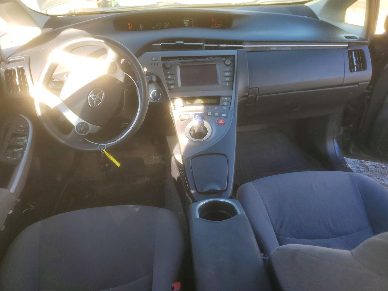 2014 TOYOTA PRIUS photo 8