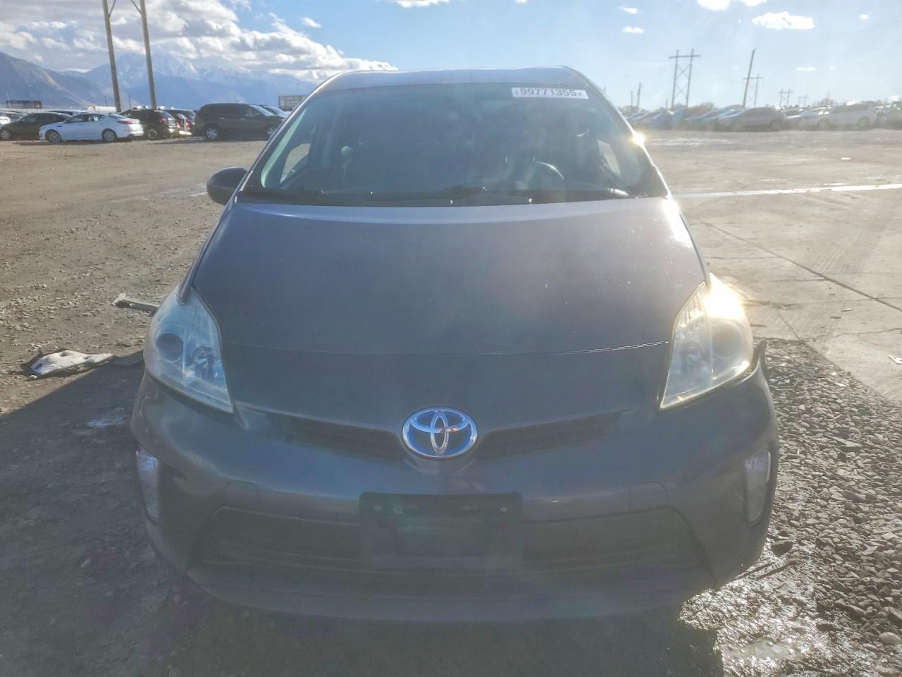 2014 TOYOTA PRIUS photo 5