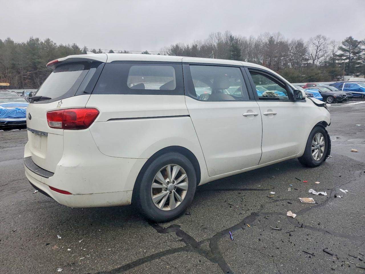 2016 KIA SEDONA L photo 3