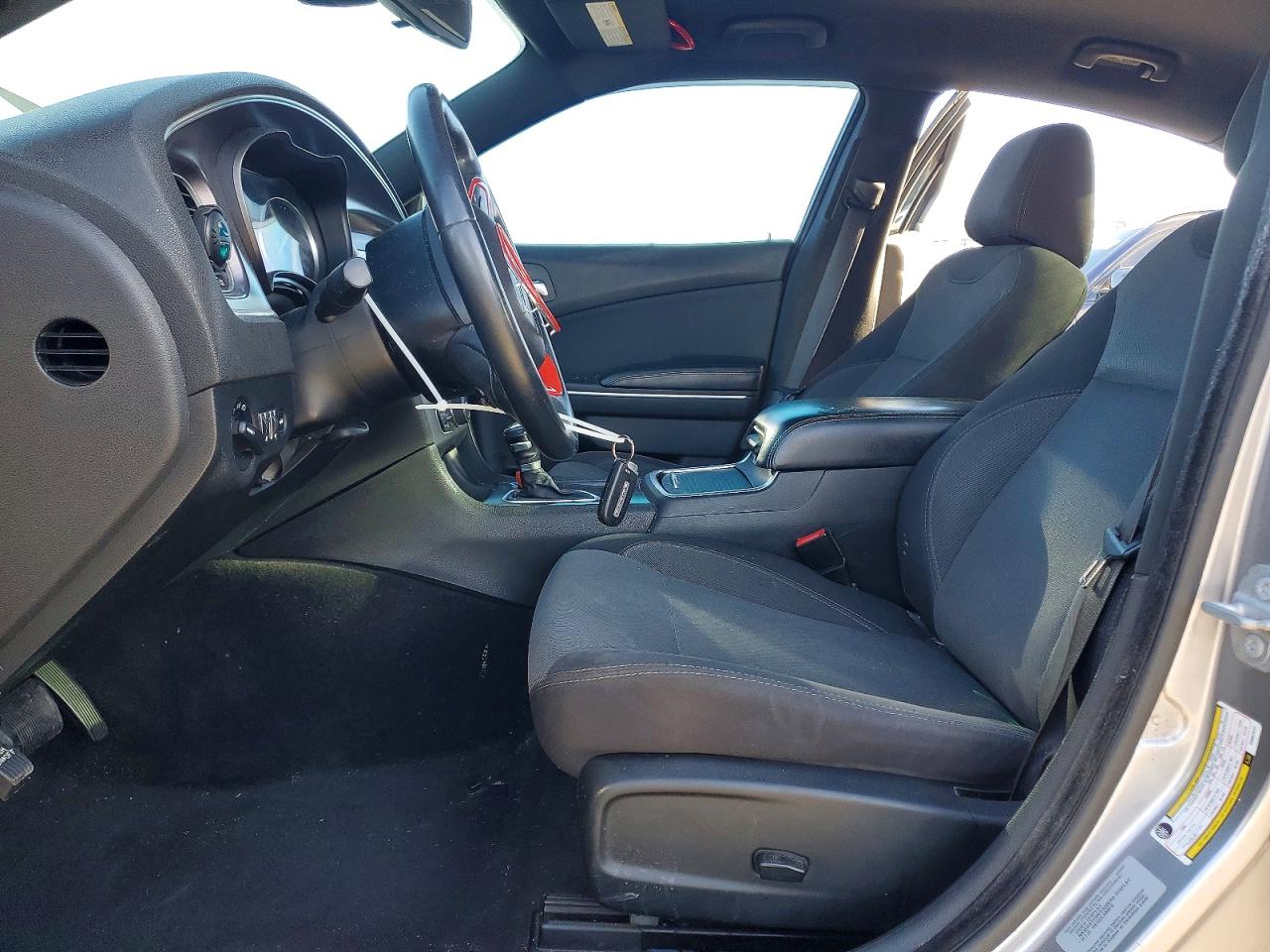 2015 DODGE CHARGER SE photo 7