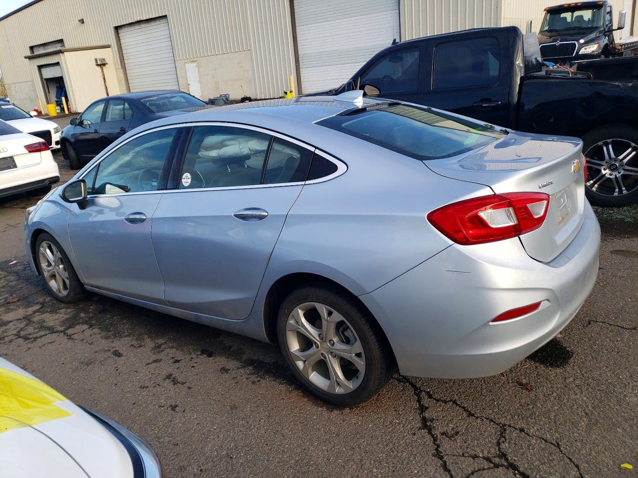 2017 CHEVROLET CRUZE PREMIER photo 3