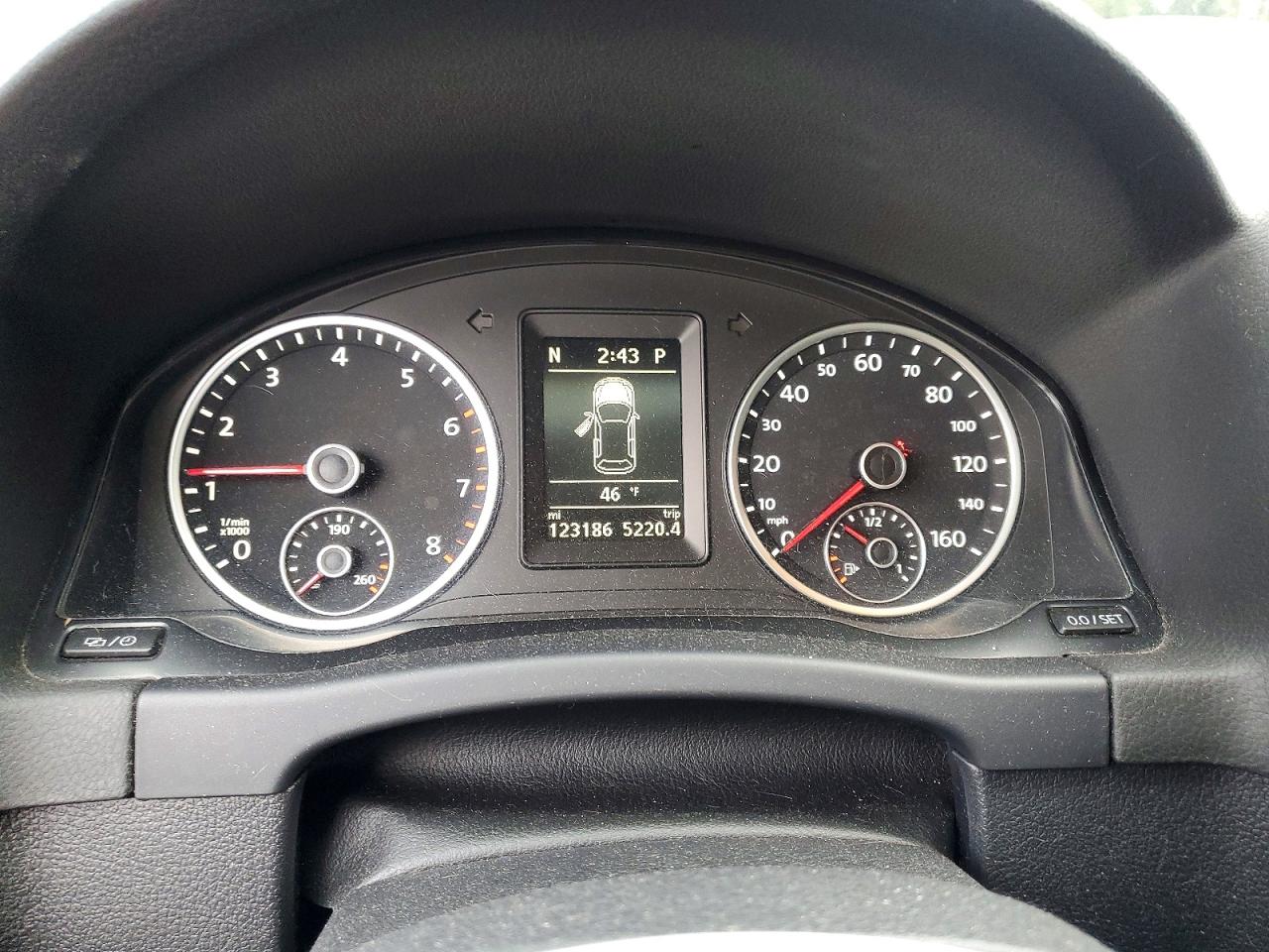 2013 VOLKSWAGEN TIGUAN S photo 9