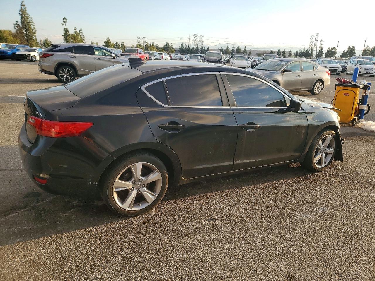 2013 ACURA ILX 20 TECH photo 5