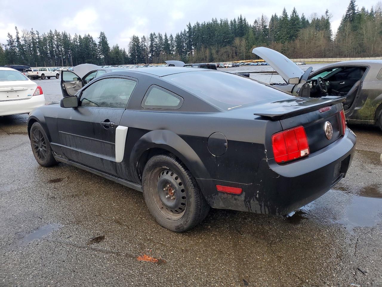 2005 FORD MUSTANG photo 2