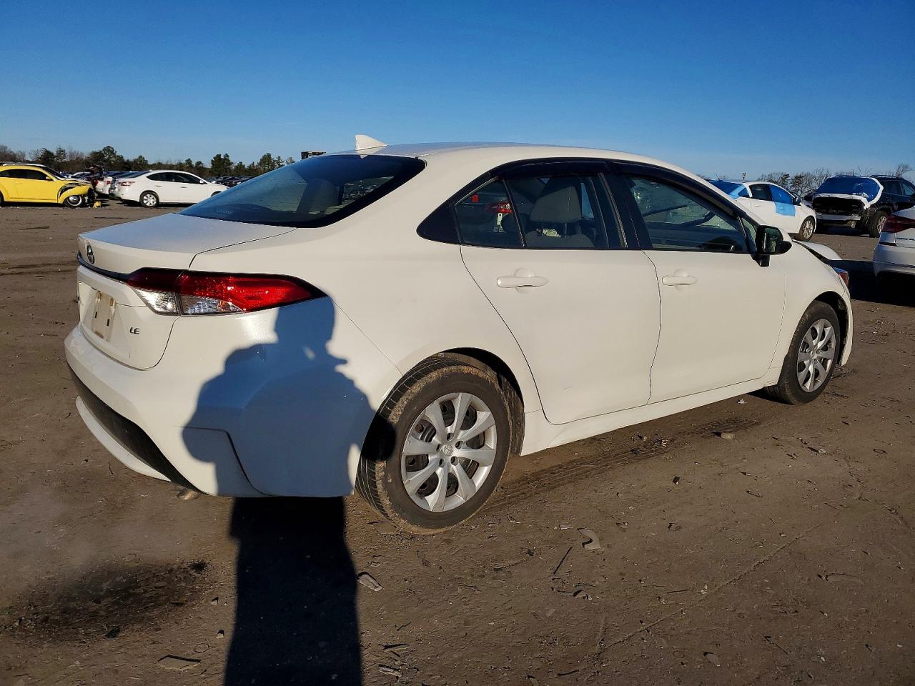 2020 TOYOTA COROLLA LE photo 3