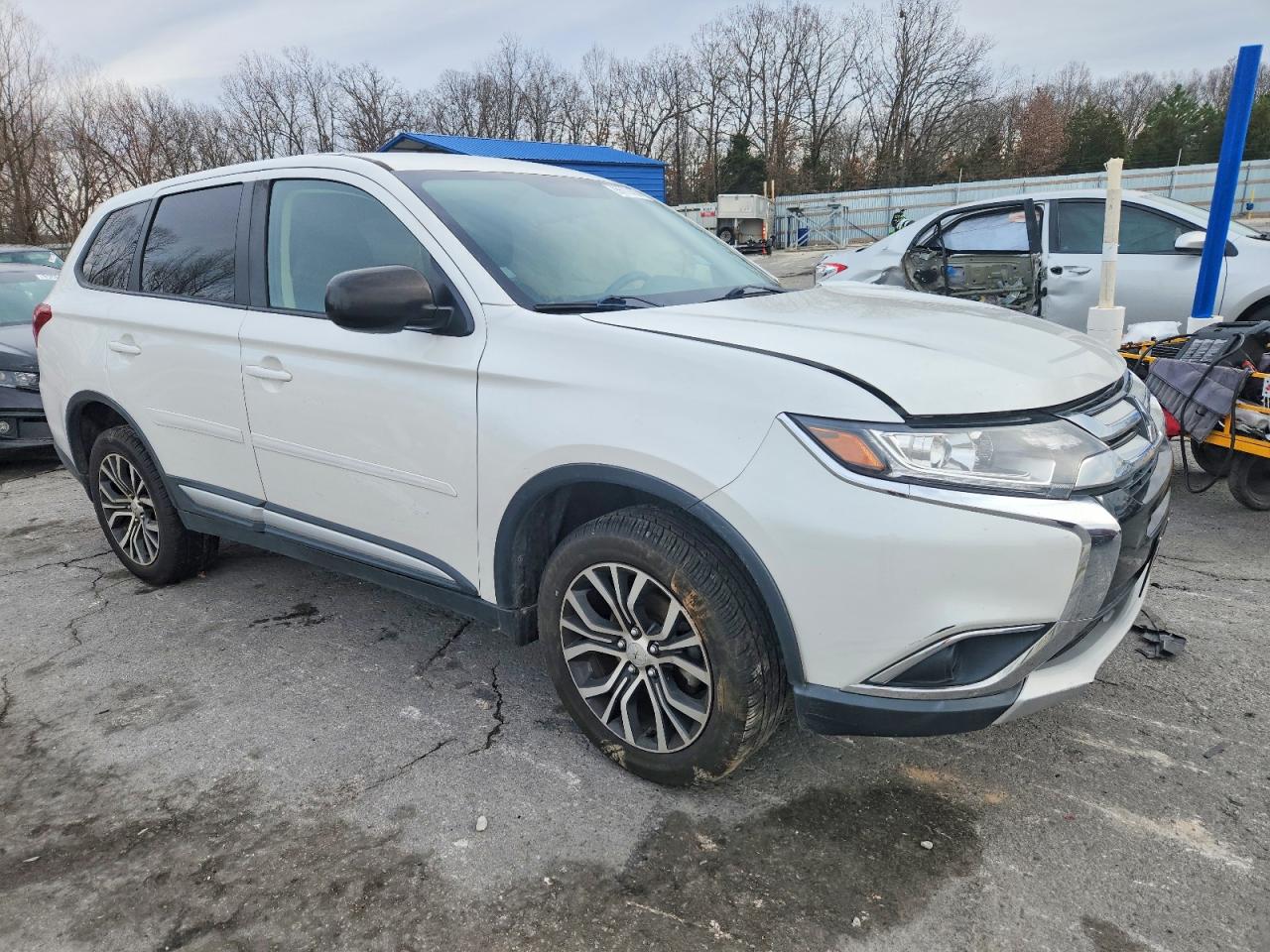 2018 MITSUBISHI OUTLANDER ES photo 4