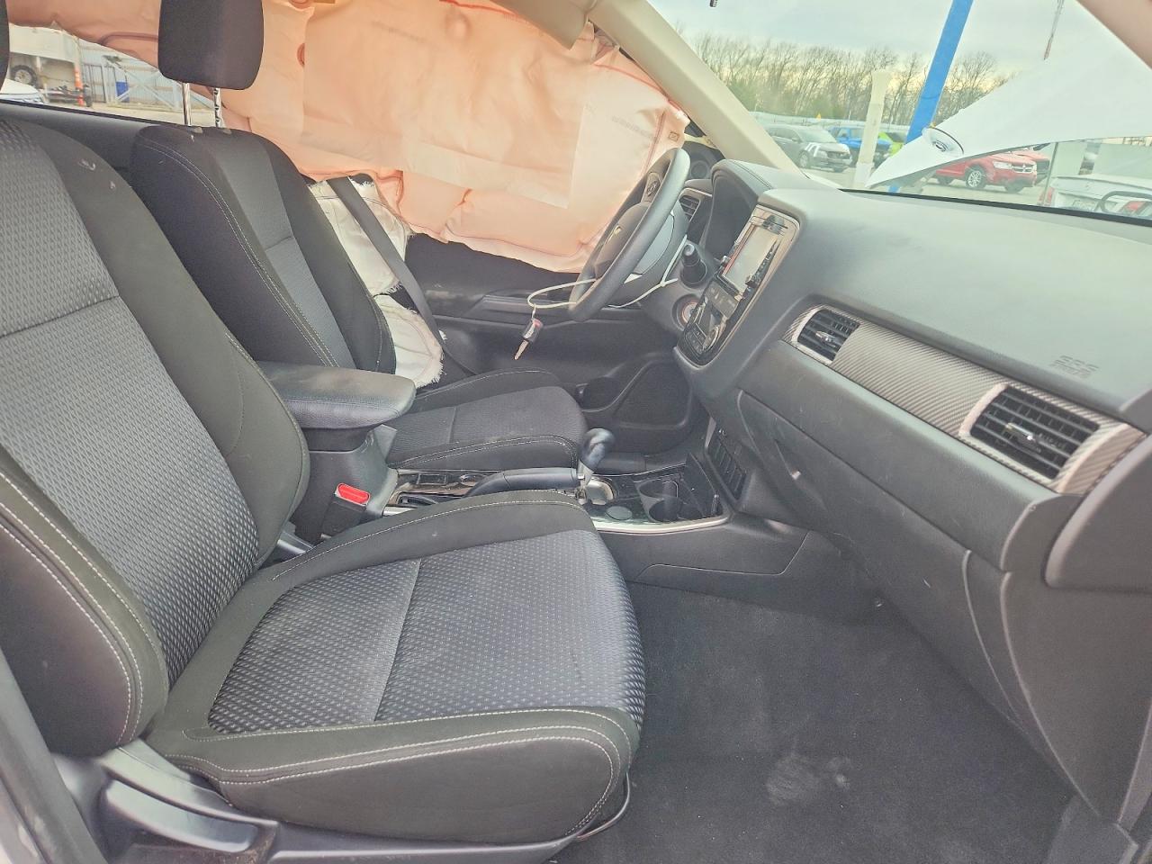 2018 MITSUBISHI OUTLANDER ES photo 7