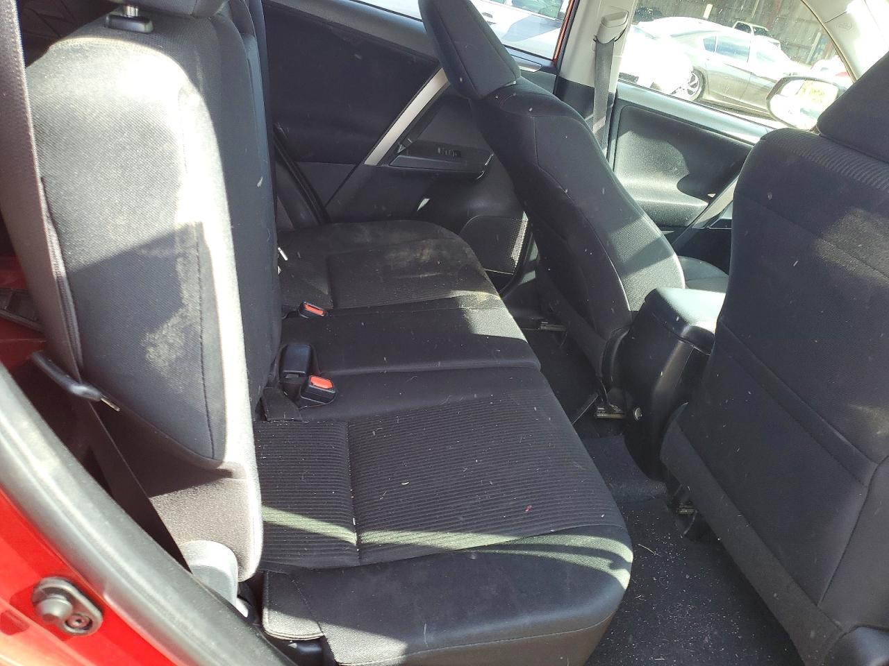 2016 TOYOTA RAV4 LE photo 10