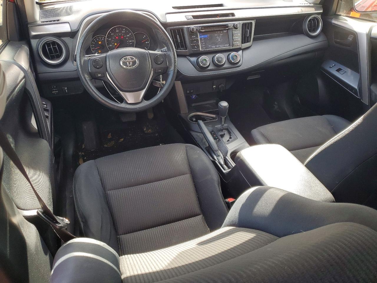 2016 TOYOTA RAV4 LE photo 8