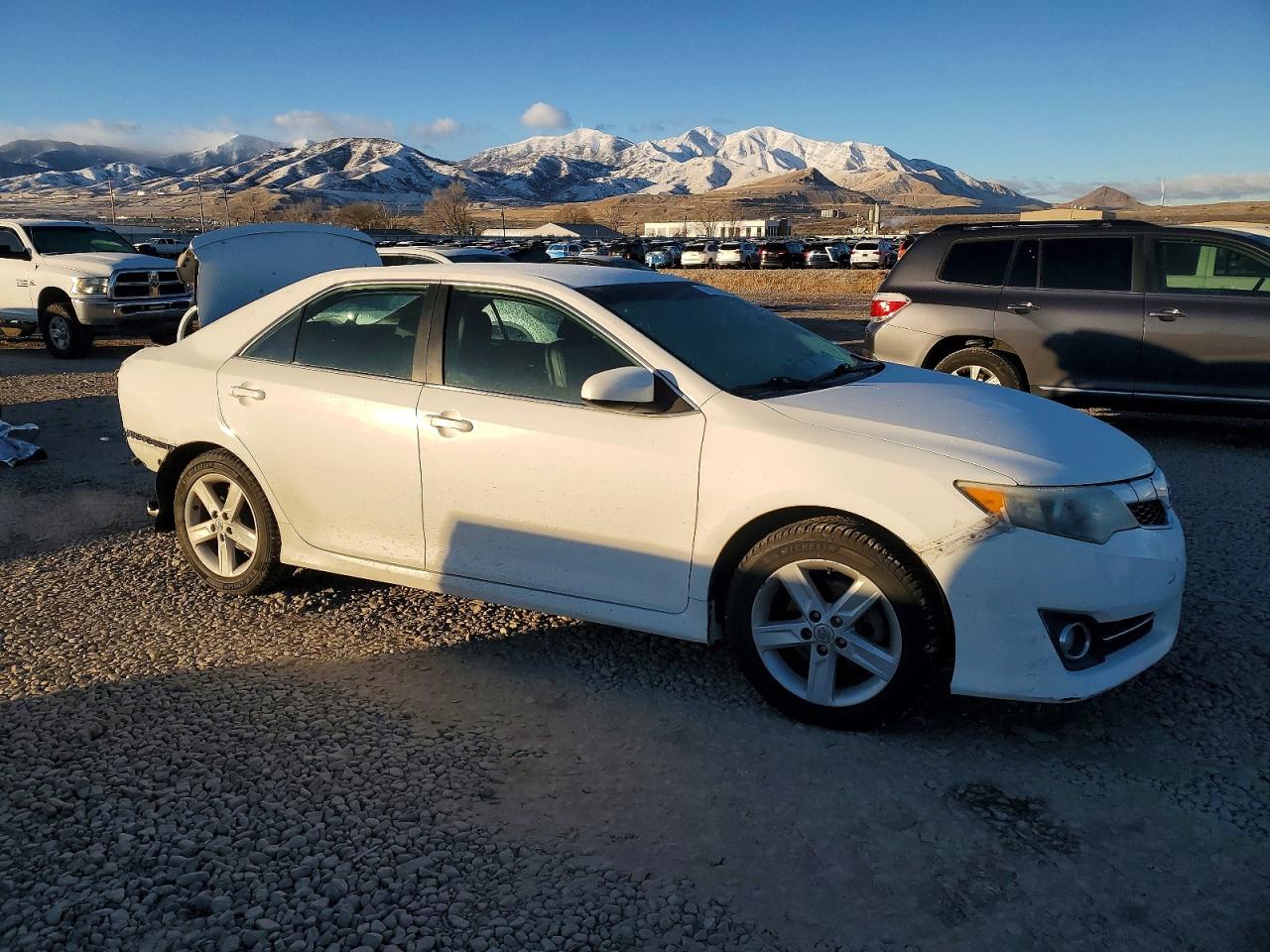2013 TOYOTA CAMRY L photo 4
