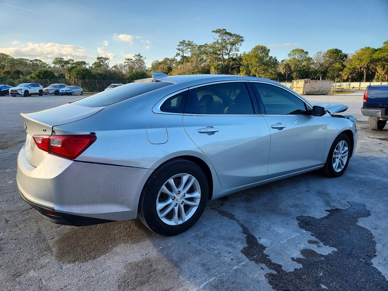 2018 CHEVROLET MALIBU LT photo 3