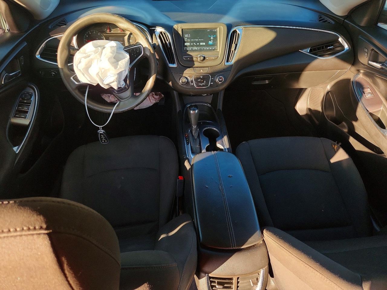 2018 CHEVROLET MALIBU LT photo 8