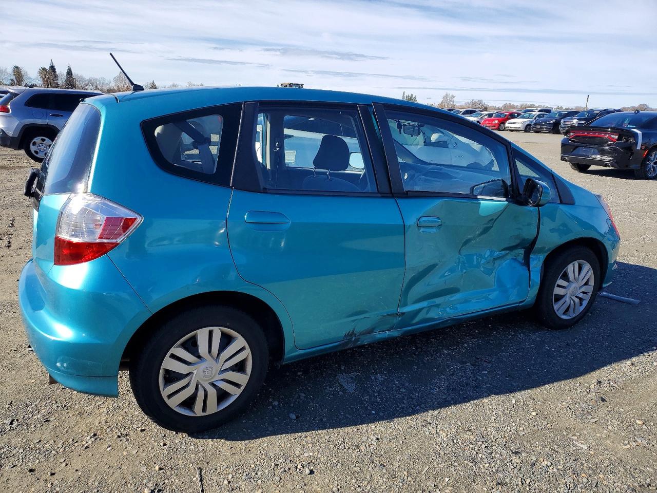 2013 HONDA FIT photo 3