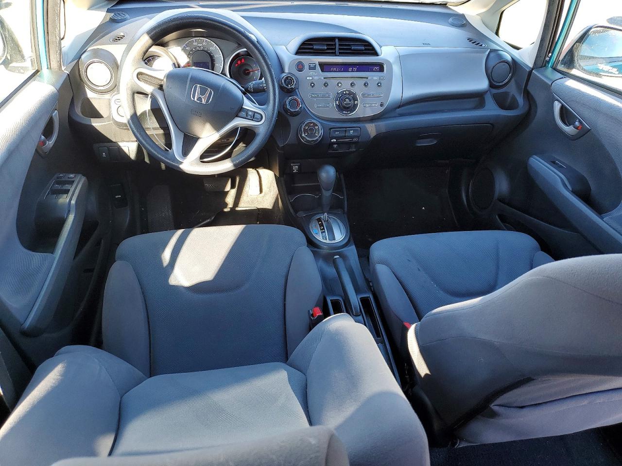 2013 HONDA FIT photo 8