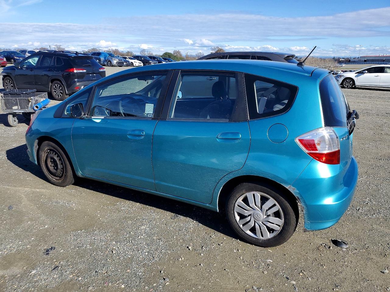 2013 HONDA FIT photo 2