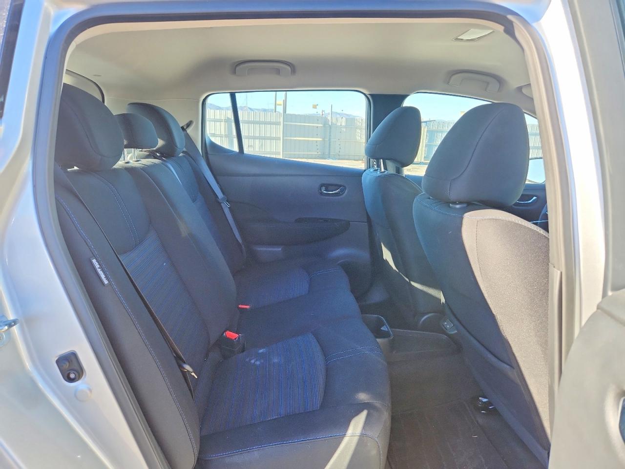 2025 NISSAN LEAF SV PLUS photo 11
