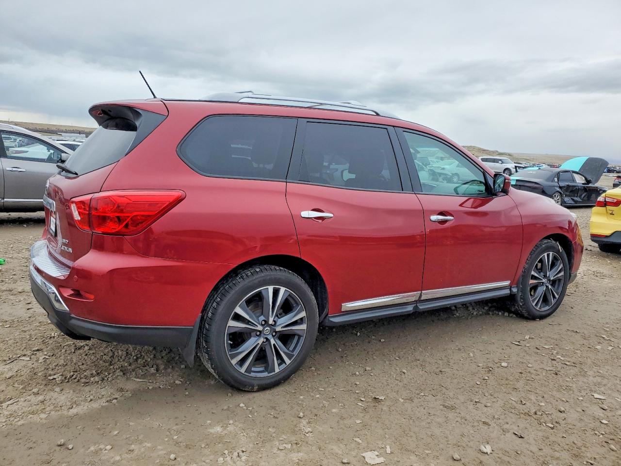 2017 NISSAN PATHFINDER S photo 3
