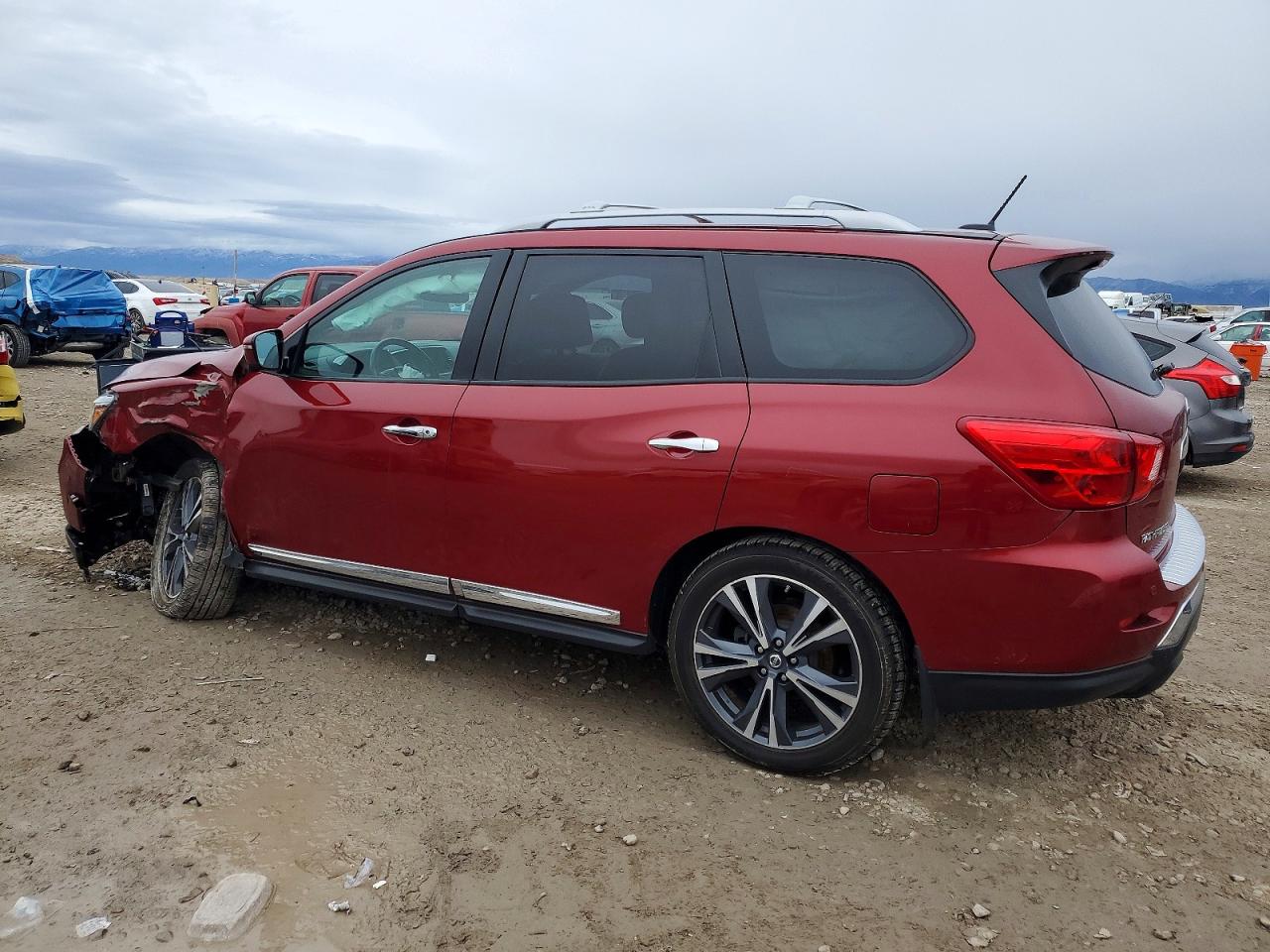 2017 NISSAN PATHFINDER S photo 2