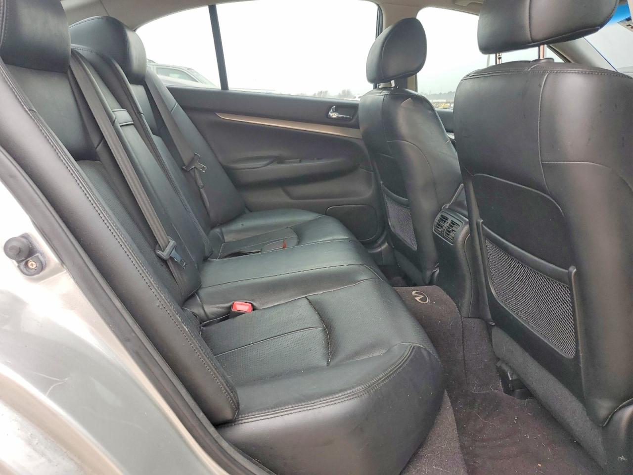 2010 INFINITI G37 BASE photo 10
