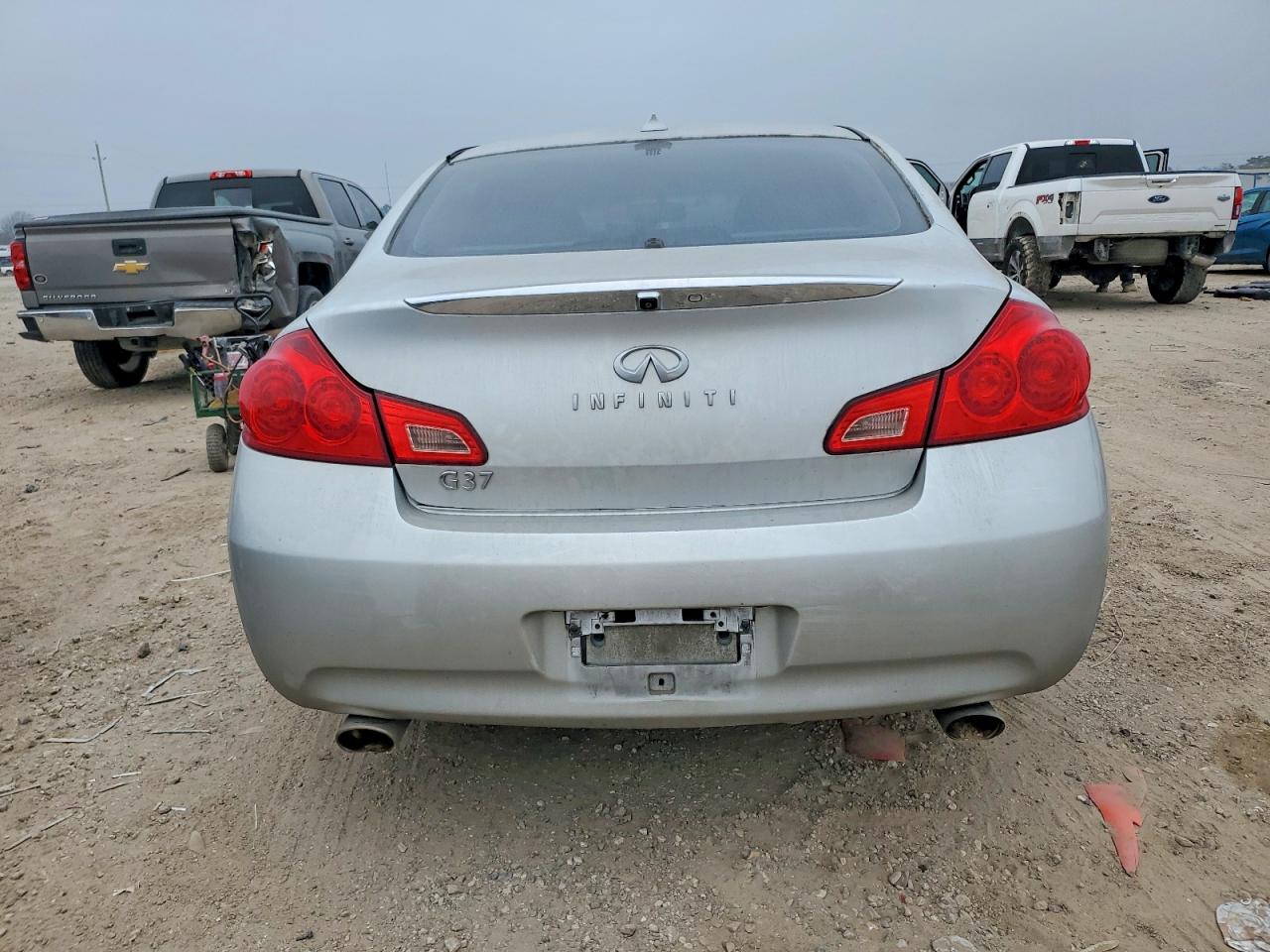 2010 INFINITI G37 BASE photo 6