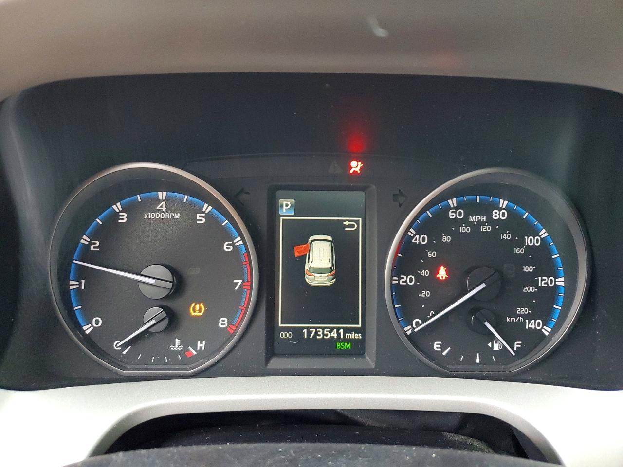 2017 TOYOTA RAV4 XLE photo 9