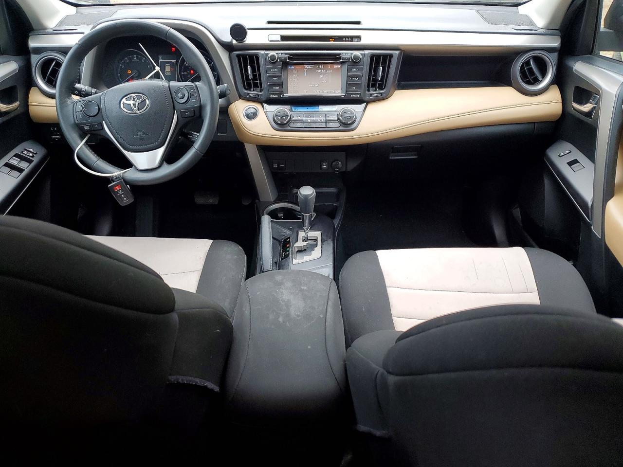 2017 TOYOTA RAV4 XLE photo 8