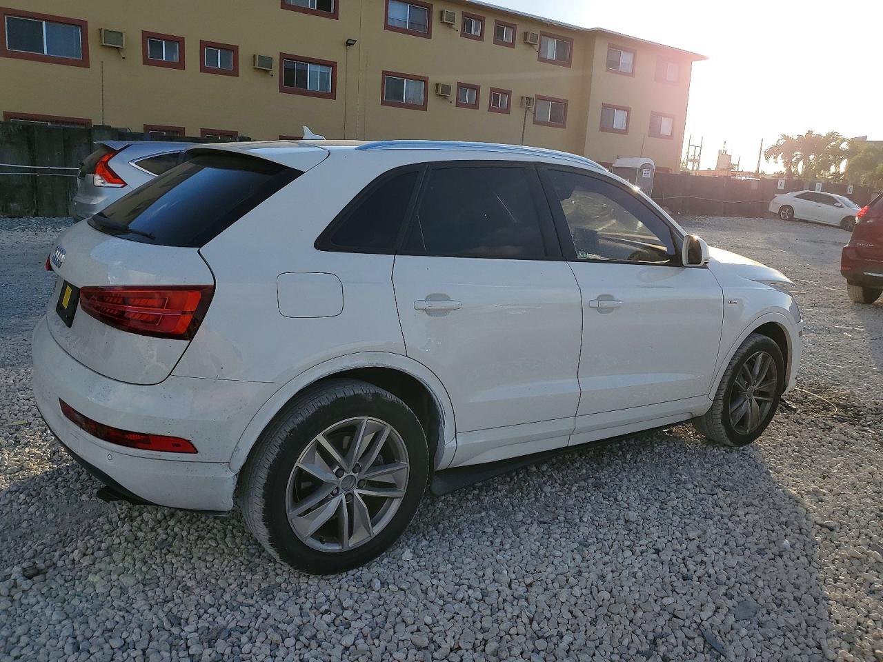 2018 AUDI Q3 PREMIUM photo 3