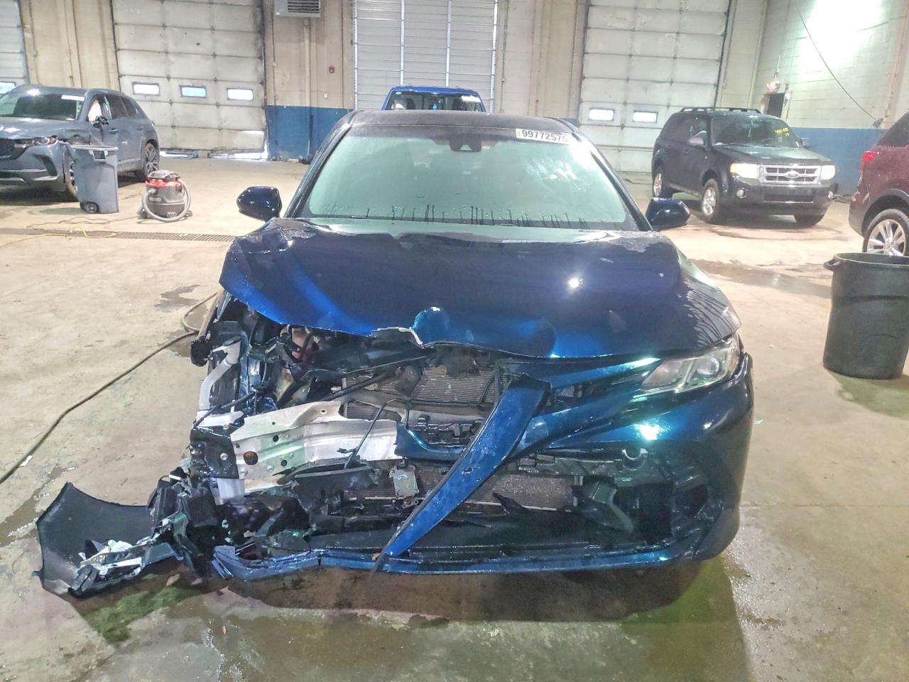 2019 TOYOTA CAMRY LE photo 5