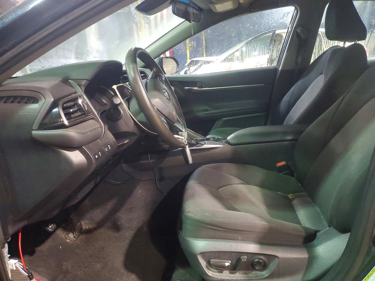 2019 TOYOTA CAMRY LE photo 7