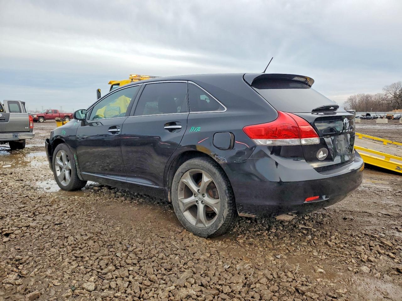 2009 TOYOTA VENZA photo 2