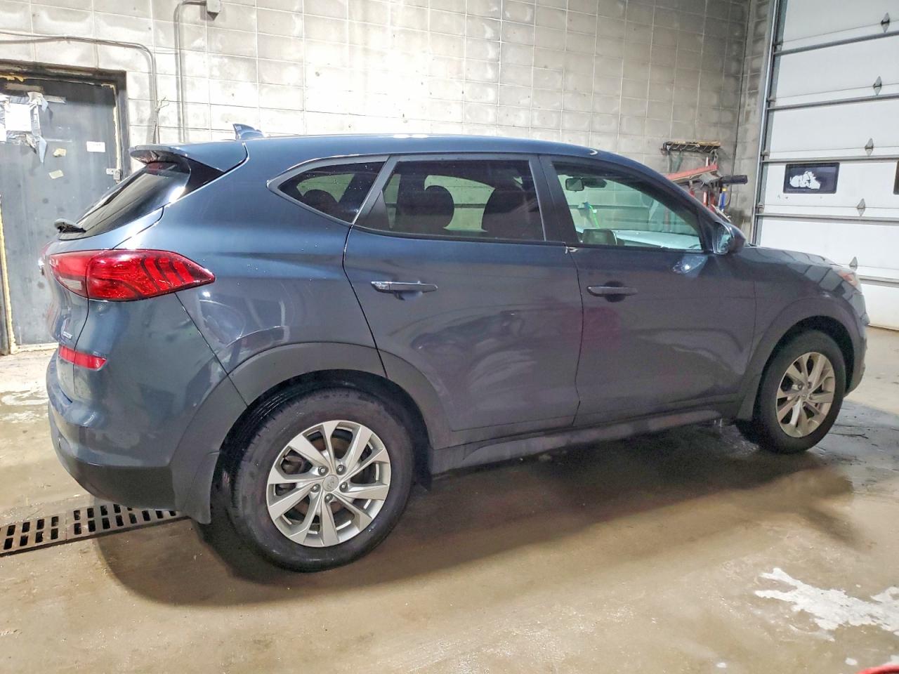 2019 HYUNDAI TUCSON SE photo 3